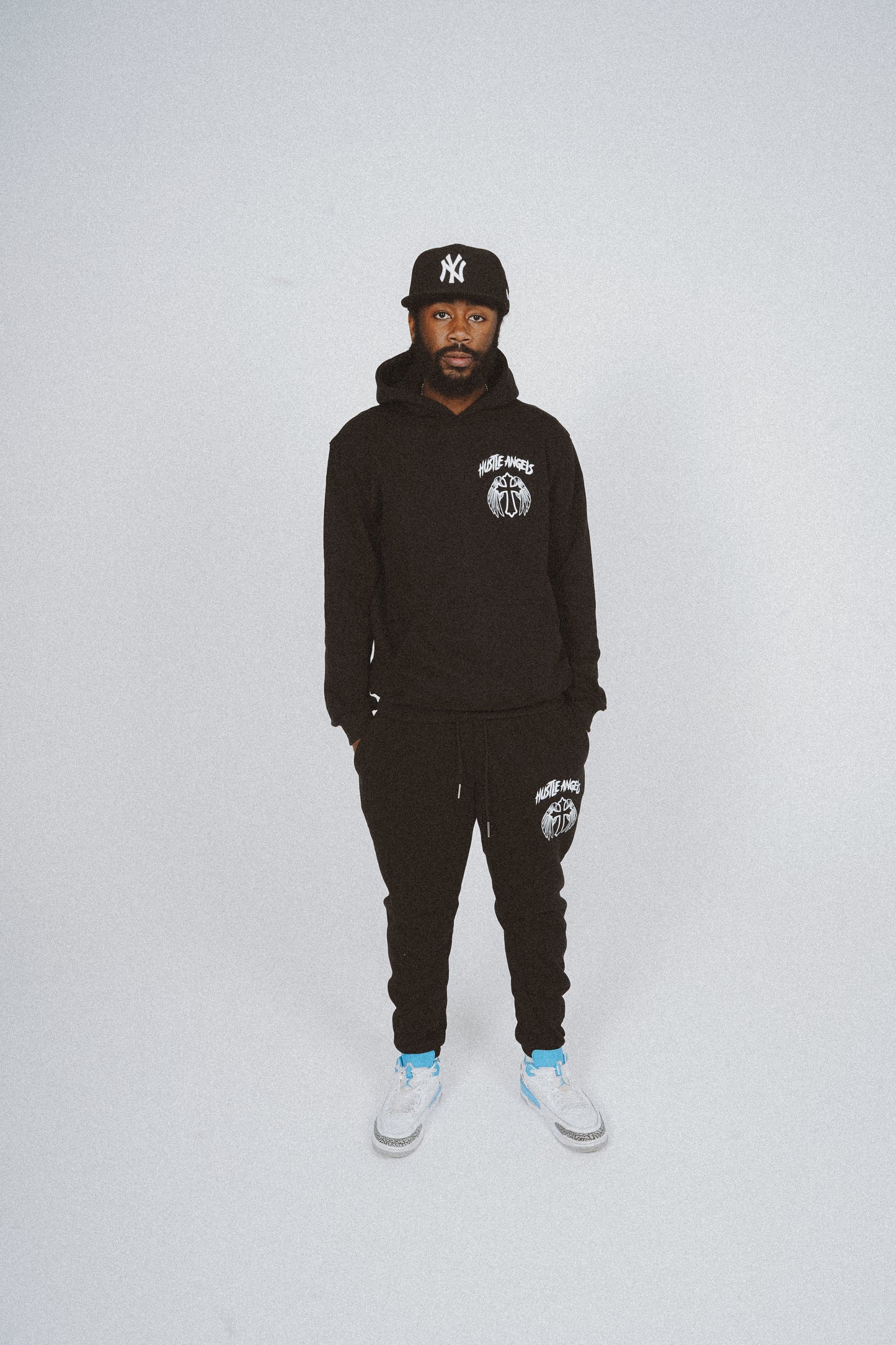 001 BLACK HUSTLEANGELS JOGGER