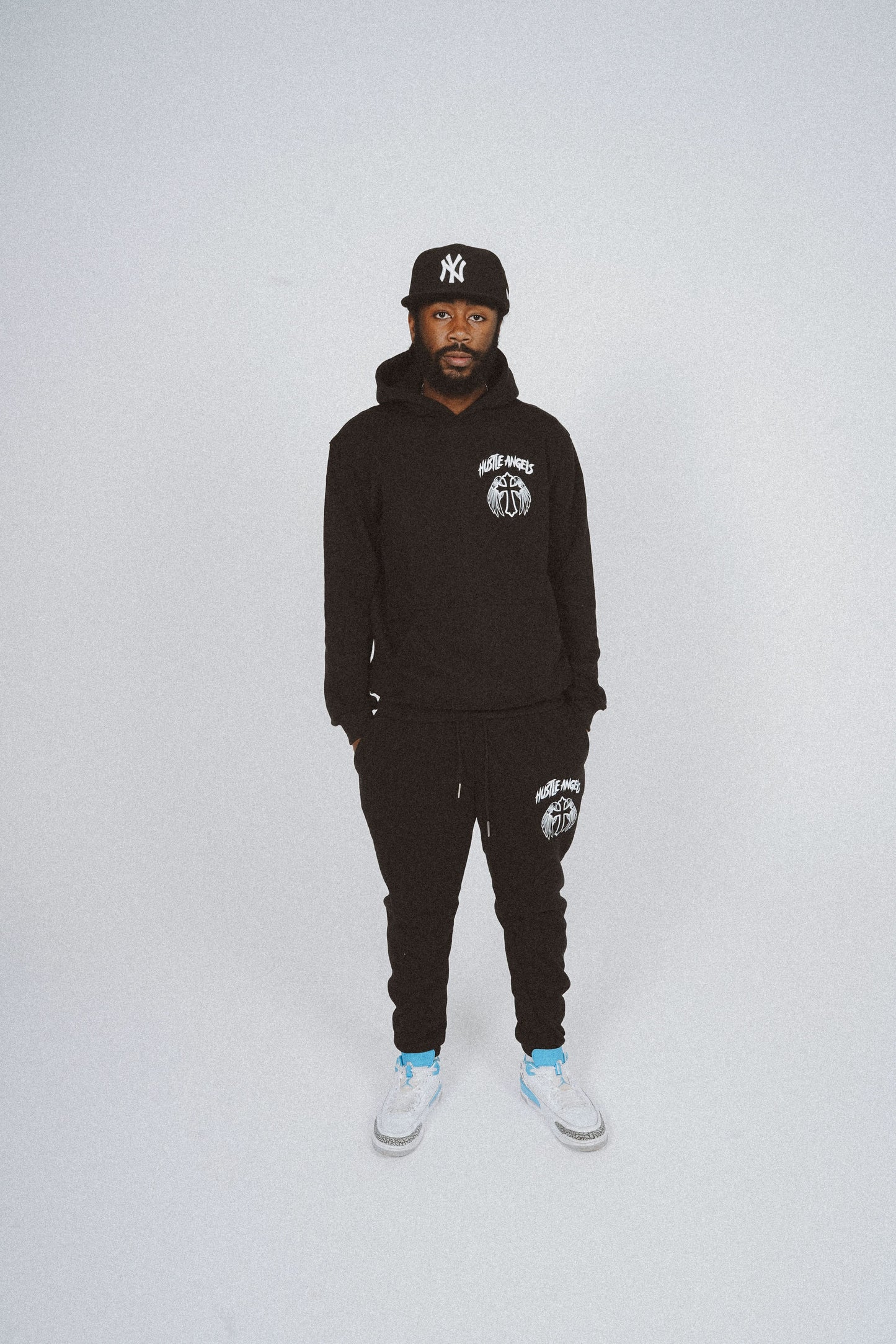 001 BLACK HUSTLEANGELS JOGGER BOTTOM
