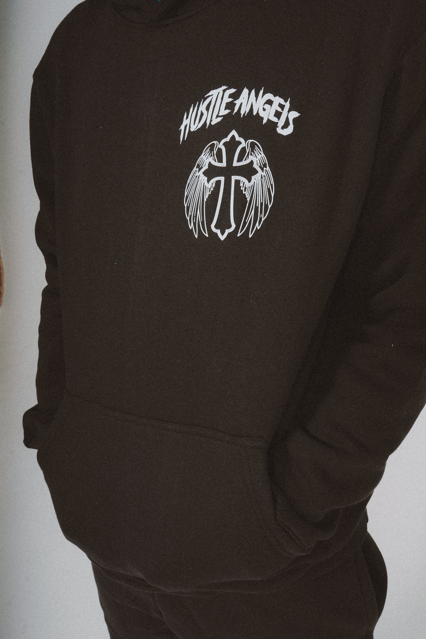 001 HUSTLEANGELS PULLOVER HOODIE